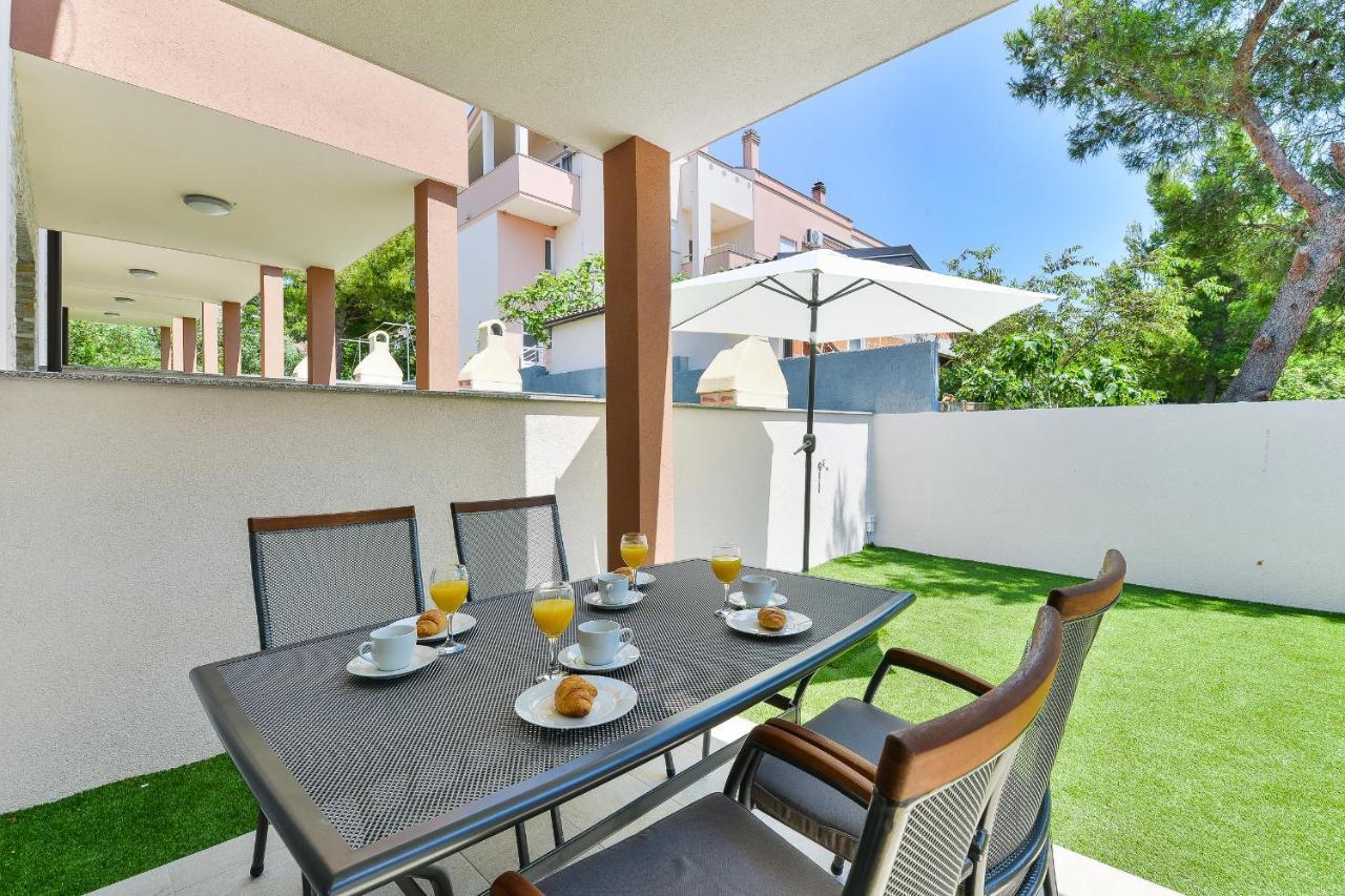 Cascada Villas With Private Jacuzzi And Private Parking Starigrad Paklenica Exterior foto