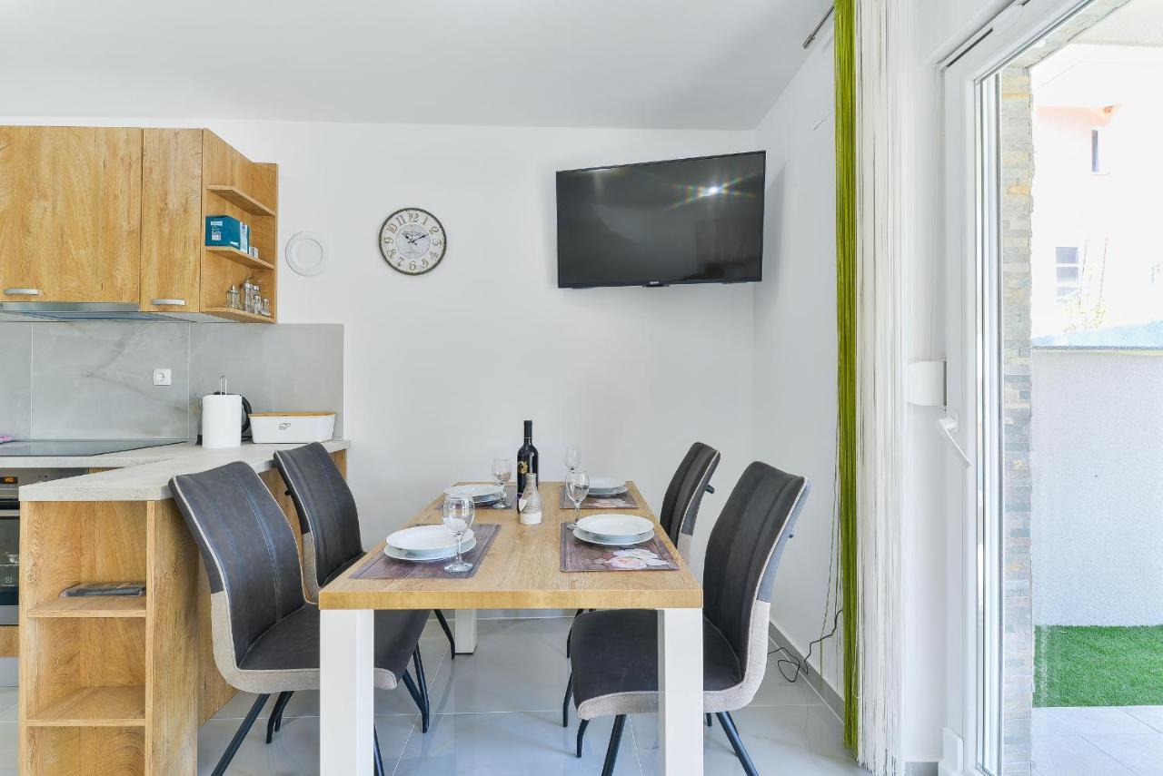 Cascada Villas With Private Jacuzzi And Private Parking Starigrad Paklenica Exterior foto