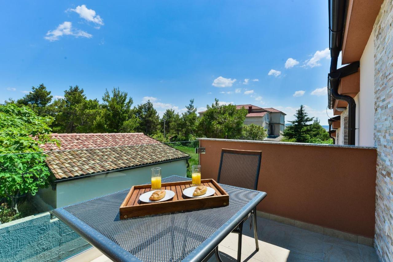 Cascada Villas With Private Jacuzzi And Private Parking Starigrad Paklenica Exterior foto