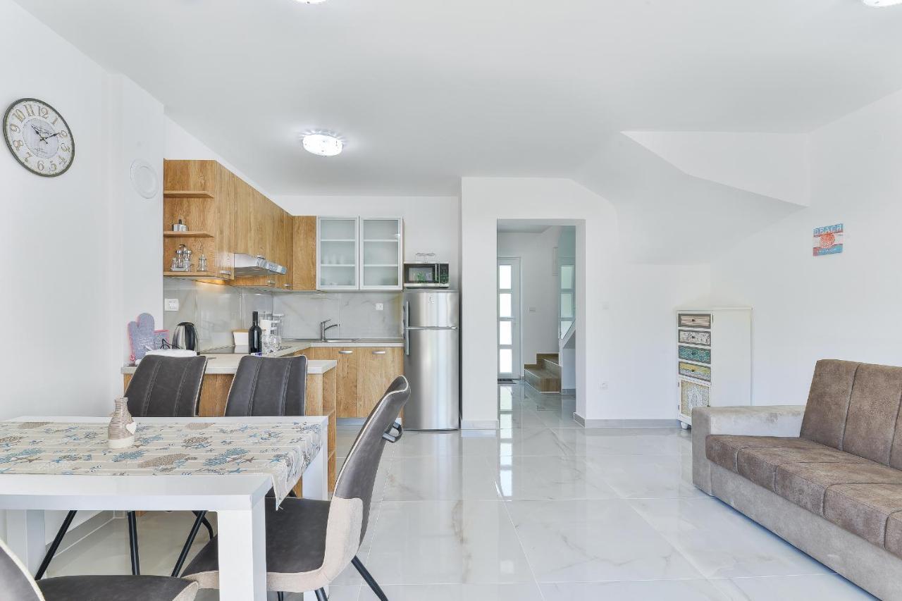 Cascada Villas With Private Jacuzzi And Private Parking Starigrad Paklenica Exterior foto